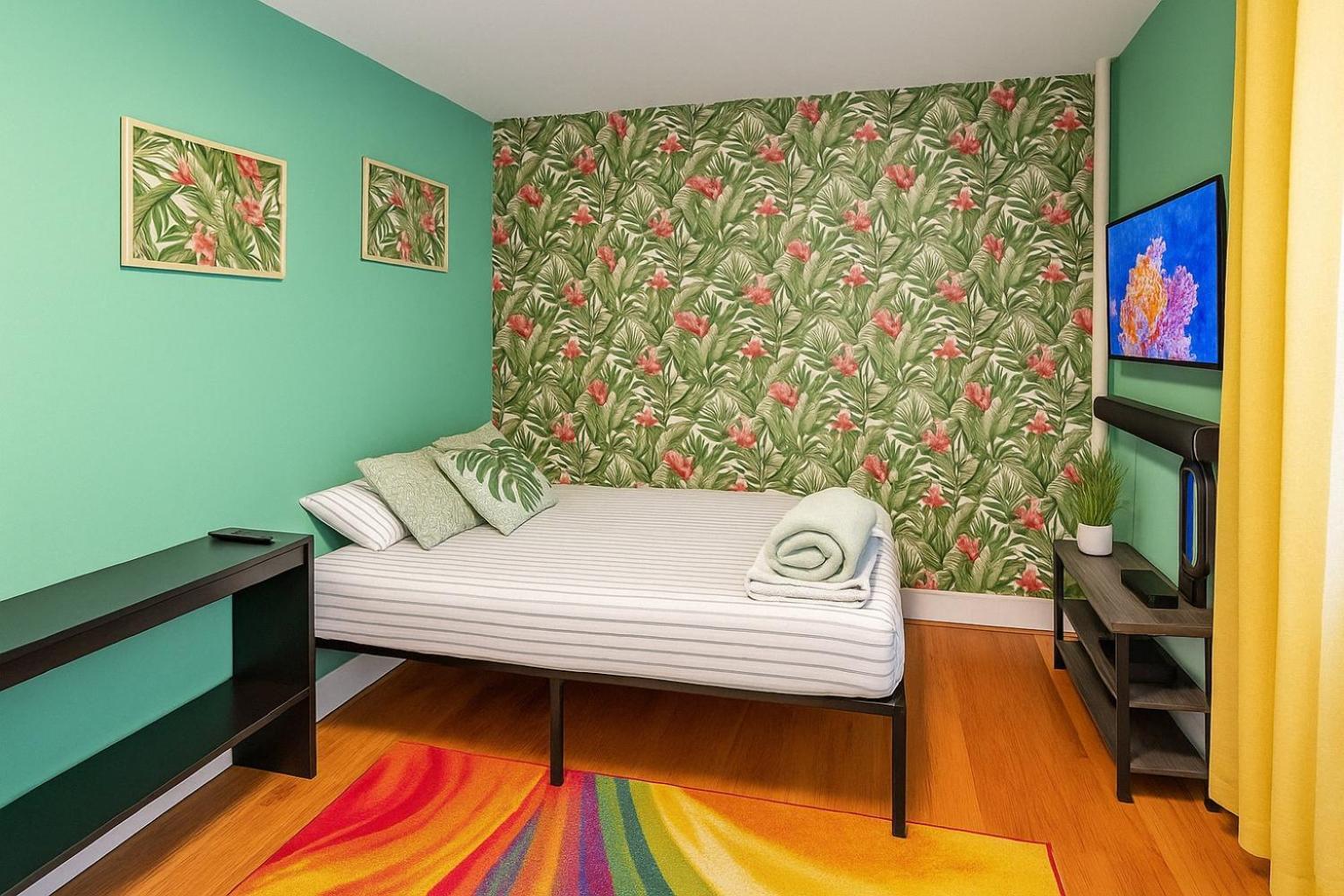 Tropical Comfort In Harlem Cozy With Snacks & Style Nueva York